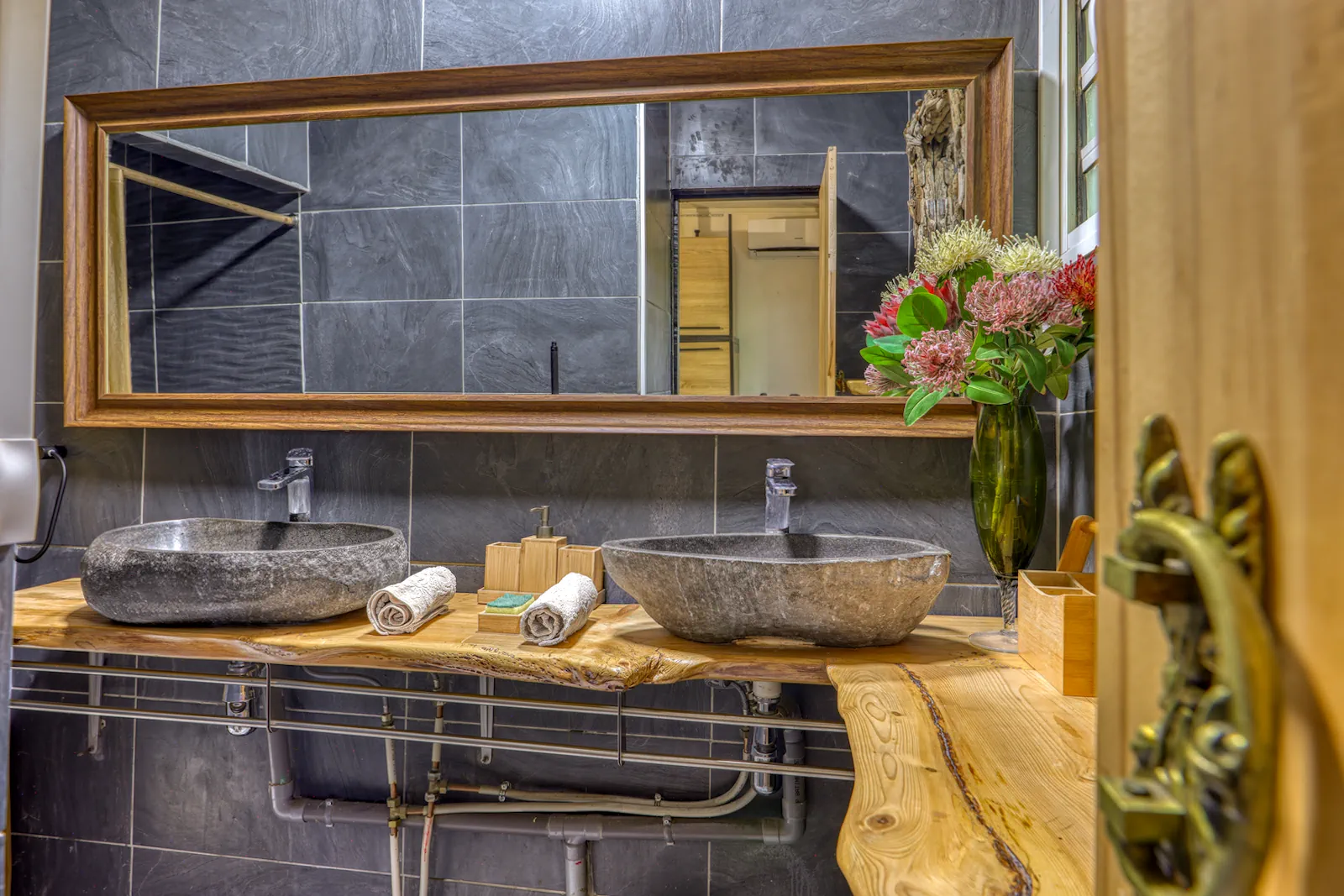 Salle de bain du Lelaleu Familial B1